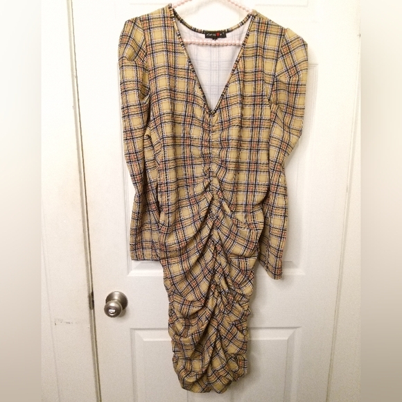 Absolutely Dresses & Skirts - Absolutely it! Beige plaid rutched midi dress
